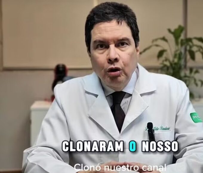O médico Hélio Brasileiro reclama em seu canal sobre clones que usam sua imagem; BBC News Brasil mapeou ao menos cinco páginas do tipo — Foto: Reprodução