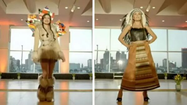 As candidatas Jasleen Kaily e Karisa Haverkamp pediram desculpas pelo uso de trajes indígenas. — Foto: YouTube/Miss Universe Canada