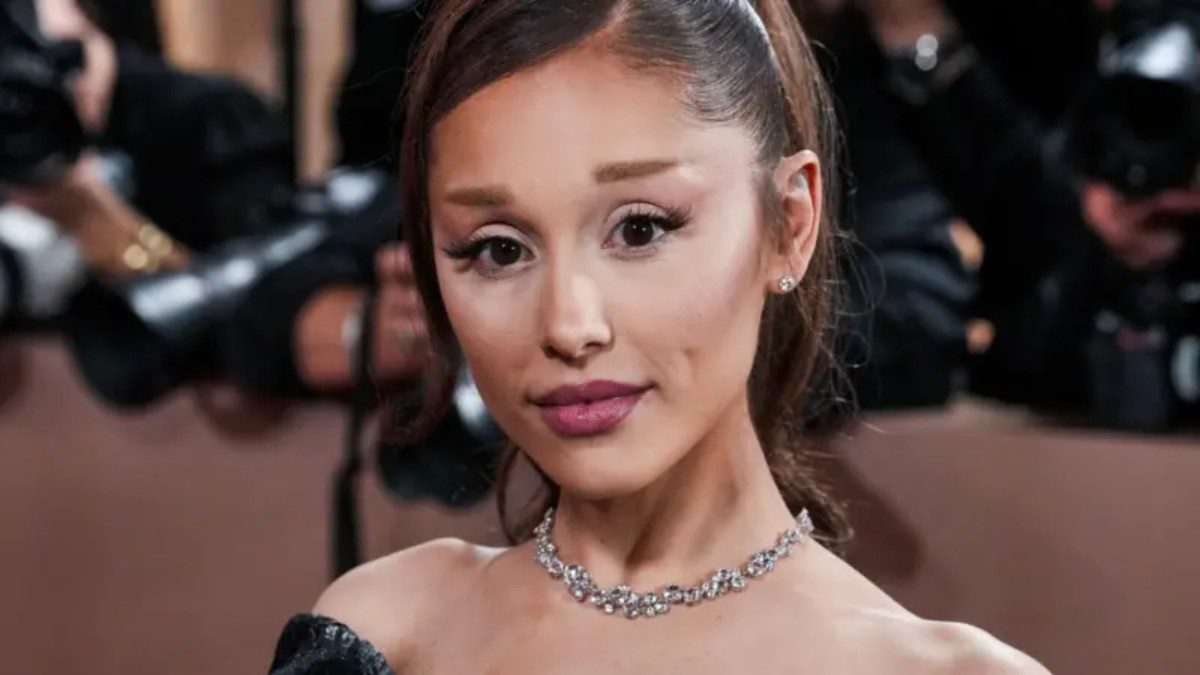 Ariana Grande na 83ª cerimônia de entrega do Globo de Ouro em Los Angeles, em janeiro de 2026. — Foto: Sthanlee Mirador/PA Wire