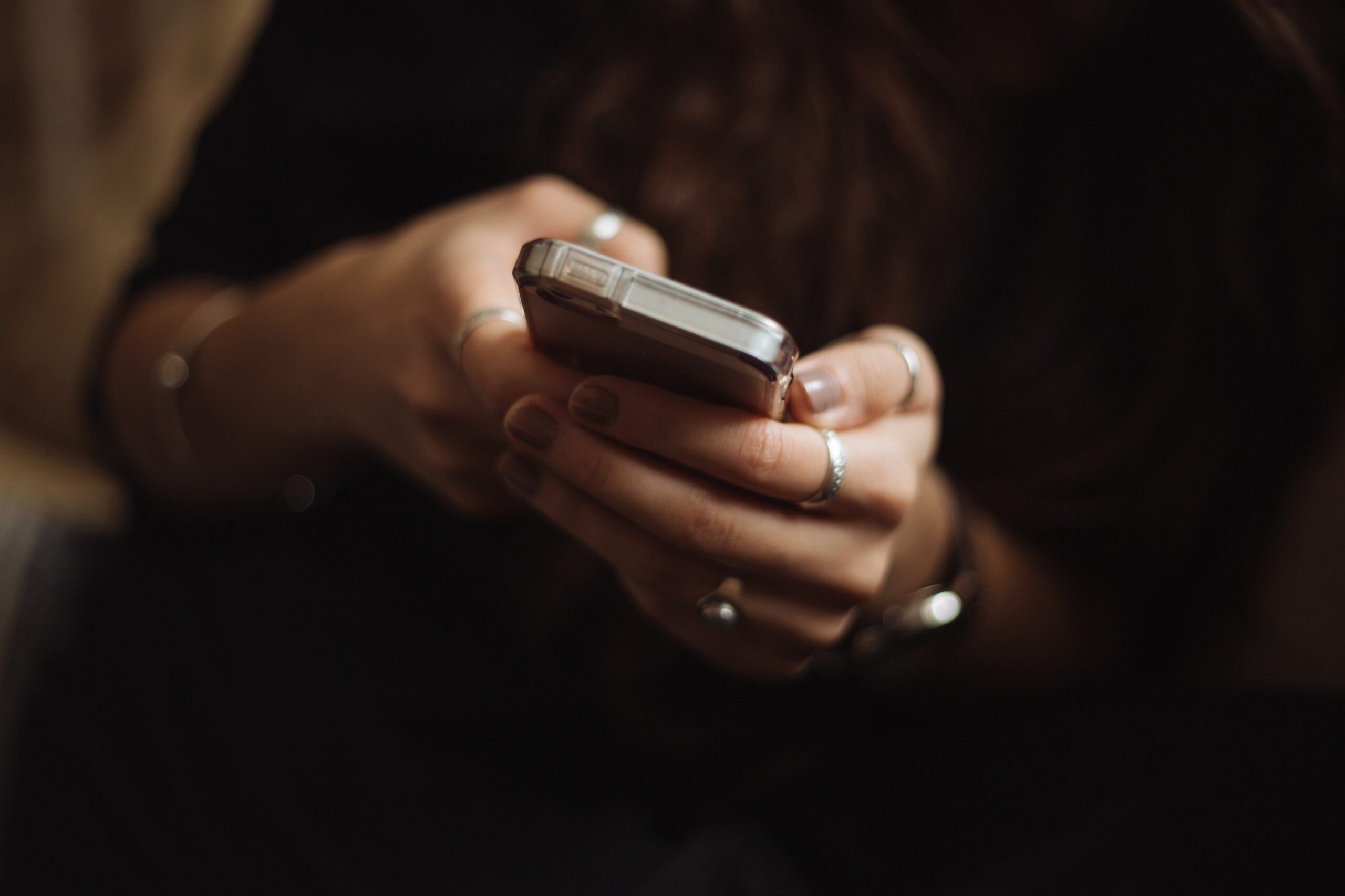 Empresas afirmam que sistema anti-spam da Vivo impediu ligações legítimas — Foto: Priscilla Du Preez/Unsplash