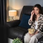 Terminou sua série favorita e bateu uma tristeza? Você não está sozinho — Foto: Adobe Stock