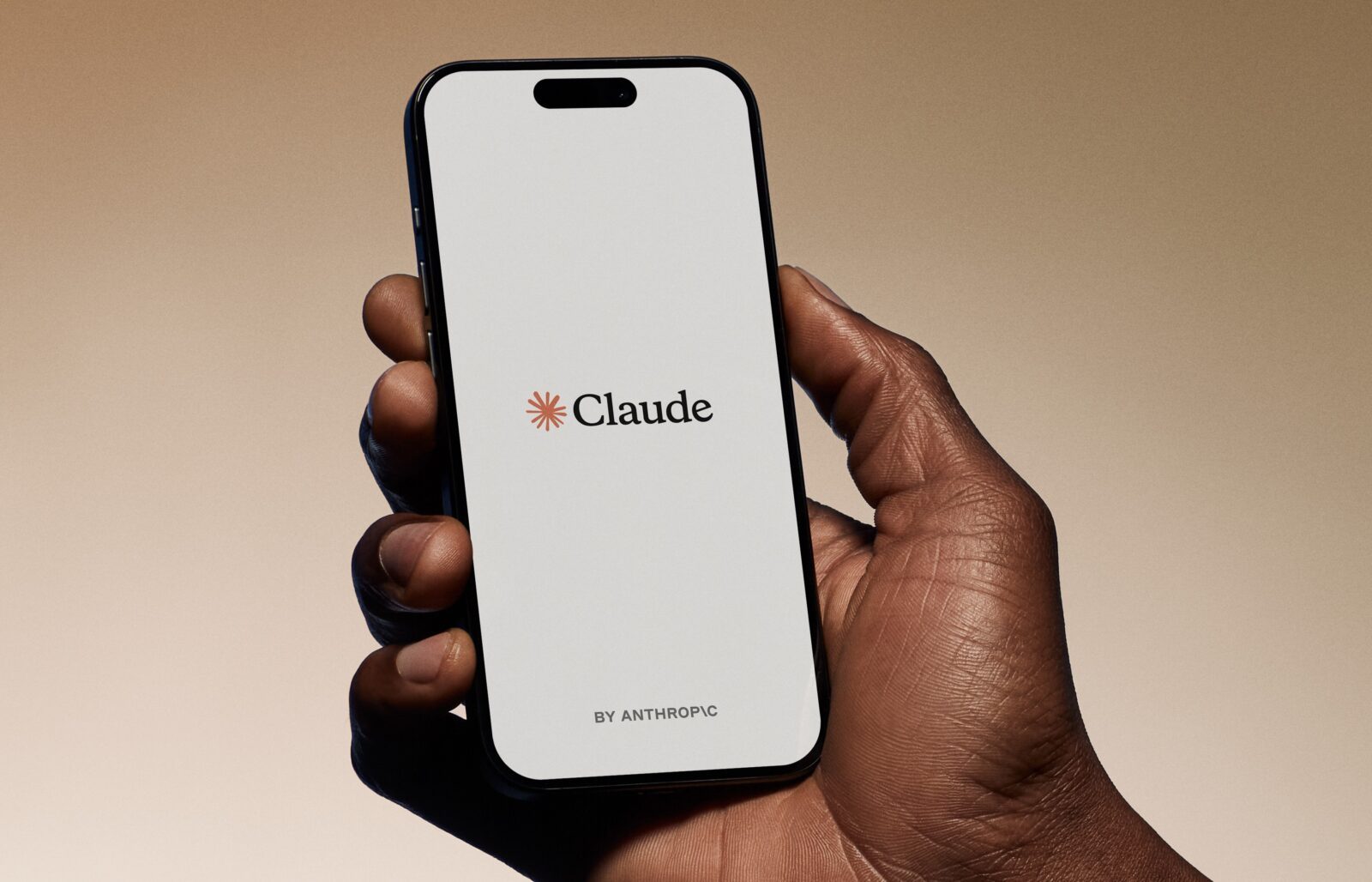 O chatbot Claude, da Anthropic, está entre os mais populares, rivalizando com o ChatGPT e o Gemini — Foto: Reuters via BBC