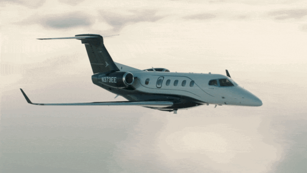 Imagem de conceito do Phenom 300EV, jato leve da Embraer — Foto: Divulgação/Embraer