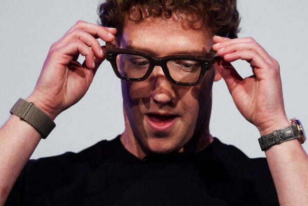 Meta O CEO Mark Zuckerberg faz um discurso durante o evento Meta Connect em Menlo Park — Foto: REUTERS/Carlos Barria